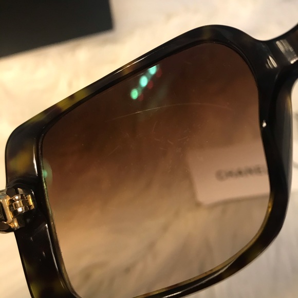 CHANEL tortoise shell gold chain sunglasses - Picture 6 of 10